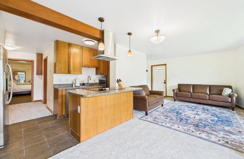 West Juneau Apartment | Scenic 3BR Retreat w/Ocean & Mountain Views