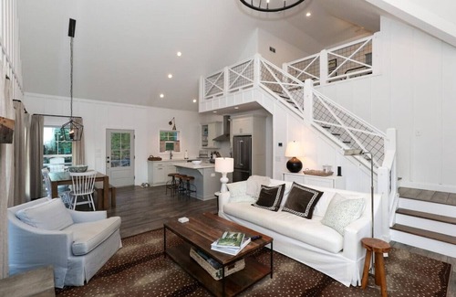 Tiger House | Scenic 4BR|3BA Contemporary Lake Burton Home