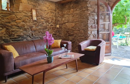 Saint-Laurent-d'Olt House | Scenic Barn Retreat: Explore and Relax in Aveyron