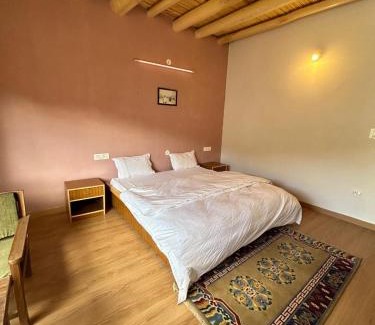 Leh House | Scenic ladakh homestay upper Tukcha leh