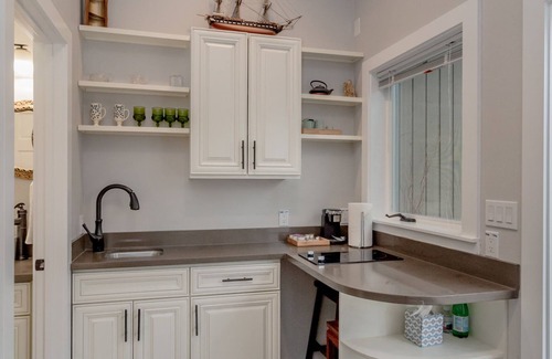 Northeast Bellevue House | Scenic Lake View Guest House