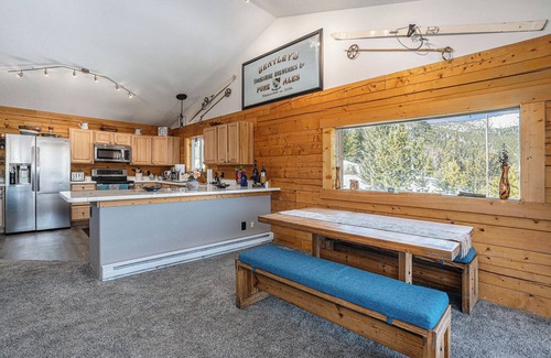 Saint Mary's Cabin | Scenic Mountain Retreat in Idaho Springs