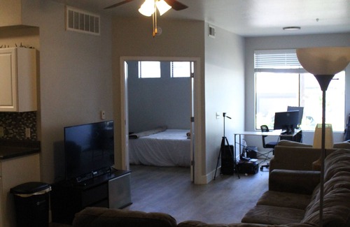 Paradise Valley Village Apartment | Scenic North Phoenix Getaway – Cozy Apartment with Resort-Style Amenities!