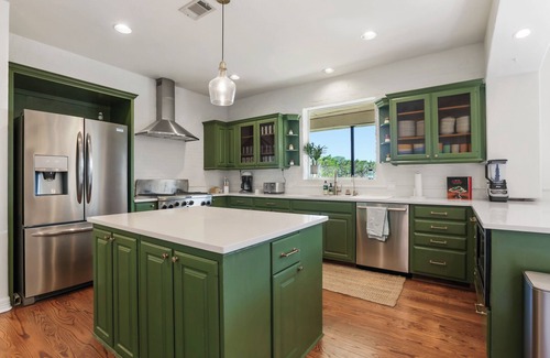 Oak Shores On Lake Austin House | Scenic Retreat - Pools - Lake - Trails - Sleeps 16