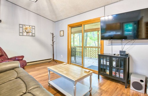 Franklin House | Scenic treetop retreat with covered deck & fireplace - near downtown Franklin