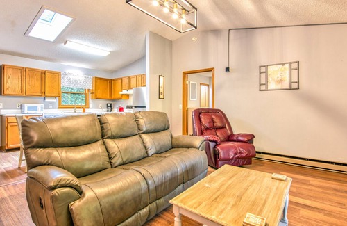 Franklin House | Scenic treetop retreat with covered deck & fireplace - near downtown Franklin
