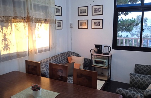 Baguio Apartment | Scenic view 2-bedroom apartment with balcony and WiFi in beautiful Baguio