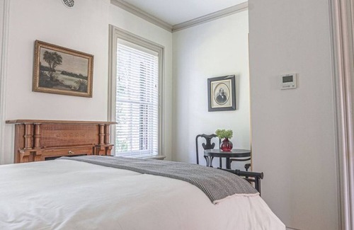 Kingston Hotel | Scenic Views and Modern Comforts! Near Hudson River Maritime Museum