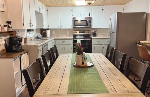 Marshall Cottage | Scenic views, Fire Pit, CozynClose to the Buffalo National RivernPet friendly