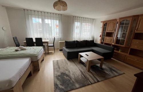 Burbach Apartment | Schöne Ferienwohnung in Saarbrücken