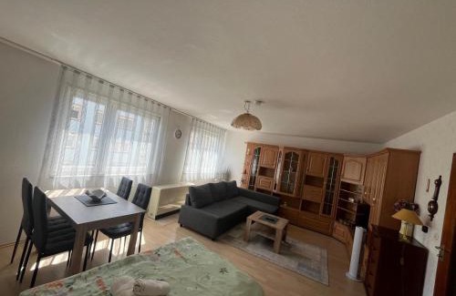 Burbach Apartment | Schöne Ferienwohnung in Saarbrücken