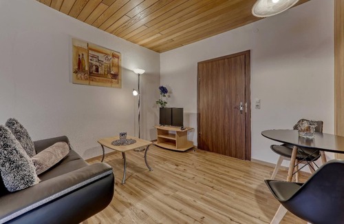 St. Oswald Apartment | Schönes 38qm Appartement mit kombinierten Wohn/Schlafzimmer und Balkon