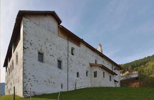 Albions House | Schloss Gravetsch