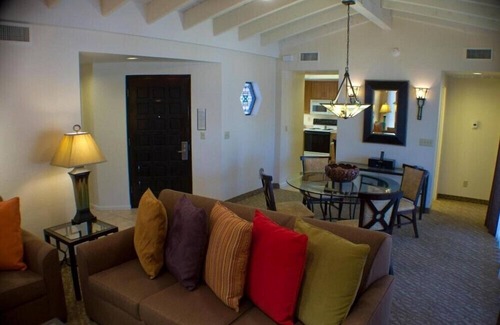 Arcadia Condo | Scottsdale Camelback Resort Spacious 2BR Condo with Terrace