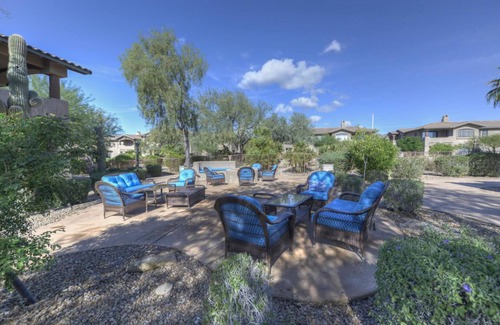 Central Scottsdale Condo | Scottsdale Condo Centrally Located with Heated Pool, Game Room and Gym