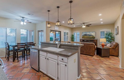 Paradise Park Vista House | Scottsdale Luxury Home Heated Pool, BBQ, Game
