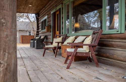 Cody House | Scout's Rest in Cody - Beautiful Cozy Log Cabin that sleeps 8!