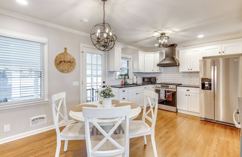 Westerville House | Screened Patio & Fire Pit: Modern Westerville Home