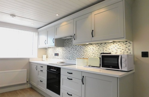 Sheringham Cottage | Scrimshaw Cottage - a charming, romantic getaway for a couple boasting stunning sea views.