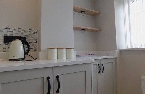 Sheringham Cottage | Scrimshaw Cottage - a charming, romantic getaway for a couple boasting stunning sea views.