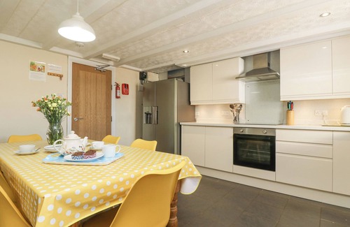 Mullion Cottage | SCRUMPY, pet friendly, with pool in Mullion