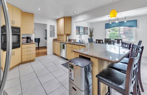 North Clairemont House | SD Family Oasis, Great Location, Hot Tub & BBQ!