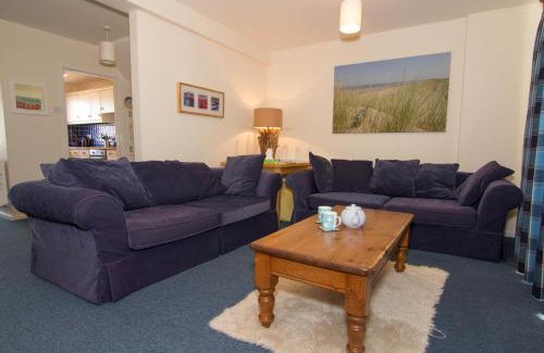 Deepdale House | Sea Aster
