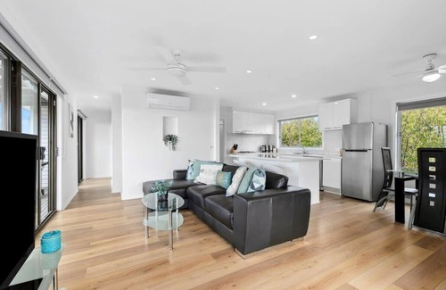 Portarlington House | Sea Breeze filled Home by Portarlington Pier