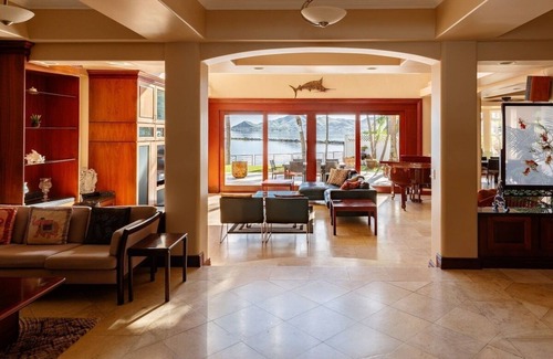 Kaneohe House | Sea Breeze Manor - Ocean Views from most rooms! AC