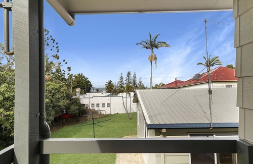 Emu Park House | Sea Breeze On Archer