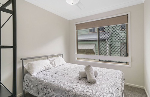 Emu Park House | Sea Breeze On Archer