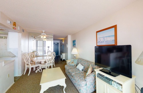 Bethany Beach Condo | Sea Colony 7th floor condo w/shared basketball court, elevator, and ocean view