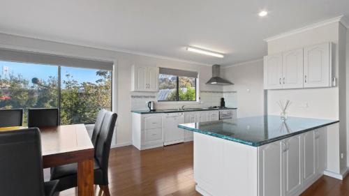 Lakes Entrance House | Sea For Miles