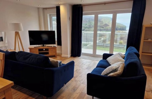 Mawgan Porth House | Sea Gem on the beach at Mawgan Porth