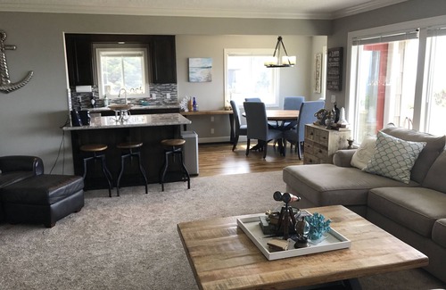 Lincoln City House | Sea Haven Bungalow!