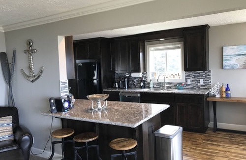 Lincoln City House | Sea Haven Bungalow!