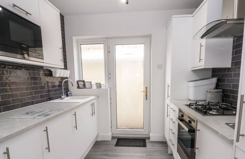 Kinmel Bay House | SEA LA VIE, family friendly, country holiday cottage in Kinmel Bay