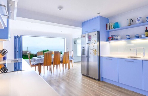 Trebetherick Cottage | SEA MIST, pet friendly, with hot tub in Polzeath