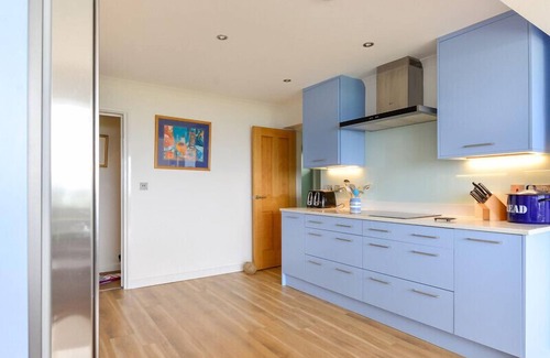 Trebetherick Cottage | SEA MIST, pet friendly, with hot tub in Polzeath