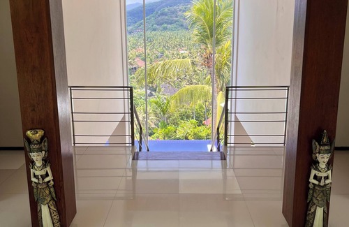 Sengkidu Villa | Sea & mountain view villa with pool, tropical garden and amazing staff
