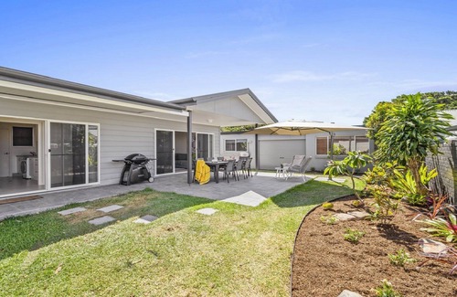 Sawtell House | SEA PINE COTTAGE AND STUDIO