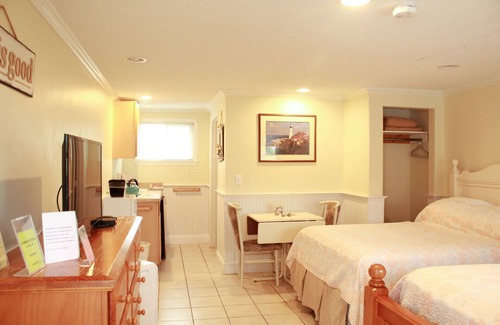 Dennis Port Cabin | Sea Shell Motel - Room 1