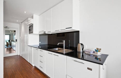 Mandurah Apartment | Sea Side 211 - Spacious modern apartment with water views perfect for couples