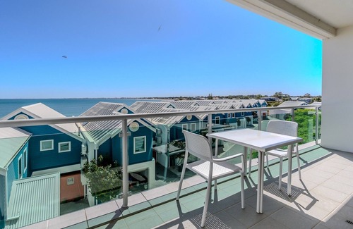 Mandurah Apartment | Sea Side 211 - Spacious modern apartment with water views perfect for couples