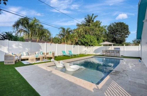 Edgewood Apartment | Sea Star-Newly Renovated Studio with Bathroom and Kitchenette