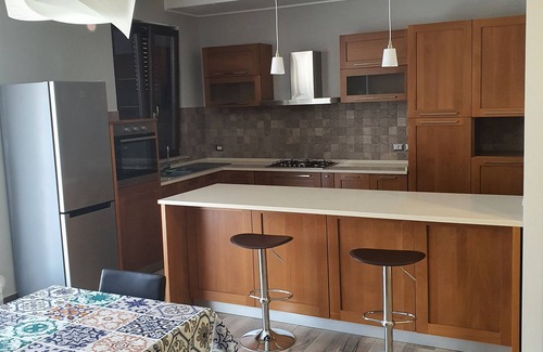 Brolo Apartment | Sea vacation apartment in the center of Brolo