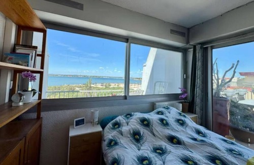 Palavas-les-Flots Apartment | Sea view apartment - direct beach access