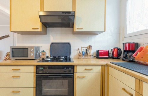 Douarnenez Apartment | Sea View Apartment 'Face Mer - 50m Beach'