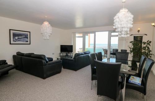 Rhyd-y-clafdy Apartment | Sea View Apartment