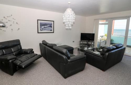 Rhyd-y-clafdy Apartment | Sea View Apartment